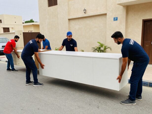 فريق منظم لنقل العفش بسرعة في حي الحمراء جدة فريق منظم لنقل العفش بسرعة في حي الحمراء جدة